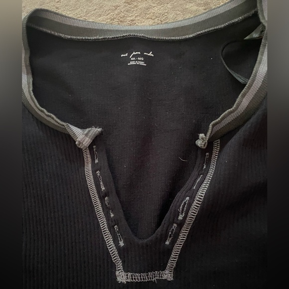 URBAN OUTFITTERS out from under black cropped longsleeve - Picture 5 of 5